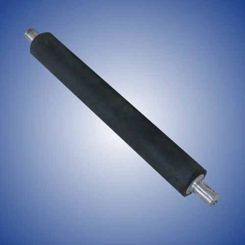 Válec s čepy pogumovaný černou pryží