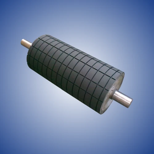 Pogumovaný válec s obdélníkovým drážkováním 600x600