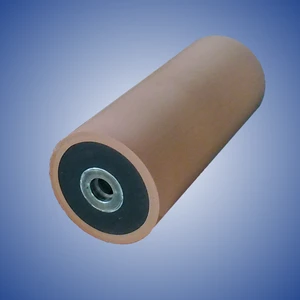 Válec pogumovaný 2 druhy pěnové pryže rozdílné tvrdosti